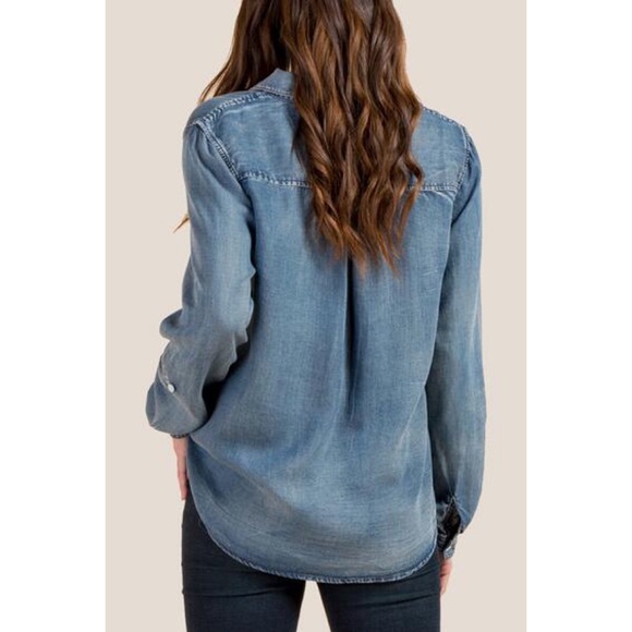 Liz Collar Buttown Down - Picture 2 of 6